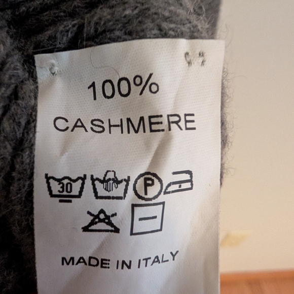 Thick Grey 100% Cashmere Nordic Style Sweater, Holly Adams, Made In Italy - Picture 3 of 4